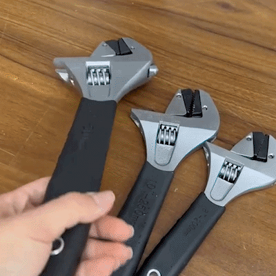 Clé à molette de taille différente