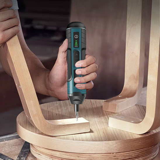 Tournevis électrique fixe pied tabouret bois