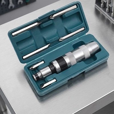 Tournevis dans son coffret avec embouts